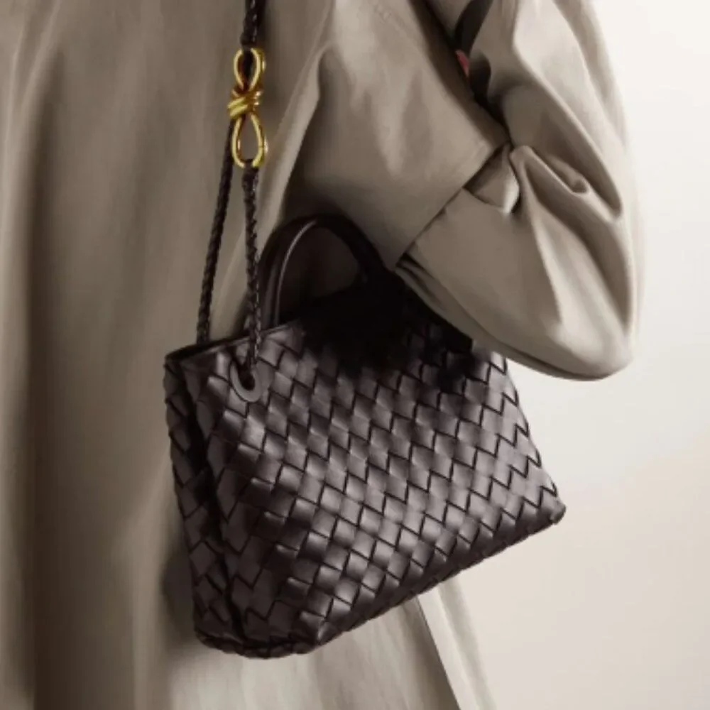 ♣️♣️♣️ LOVE MOSCHINO Embossed Shoulder Bag ♣️♣️♣️